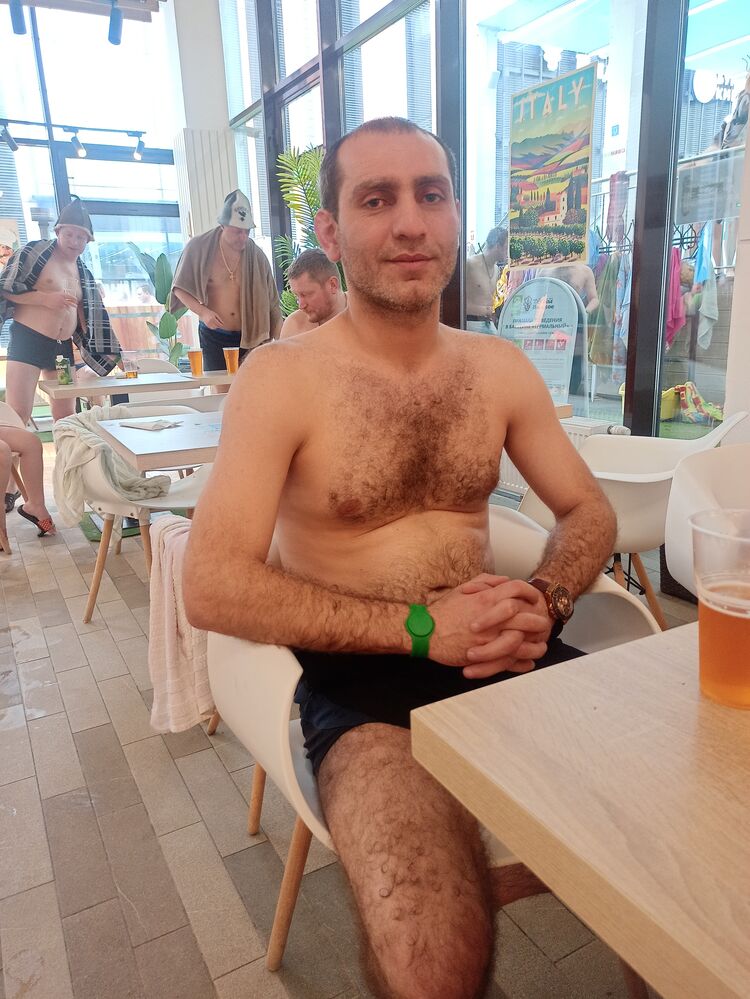  25372060  , 39 ,    
