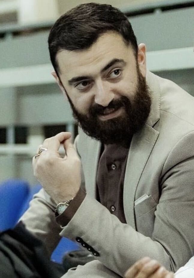  54524320  Prince, 34 ,    