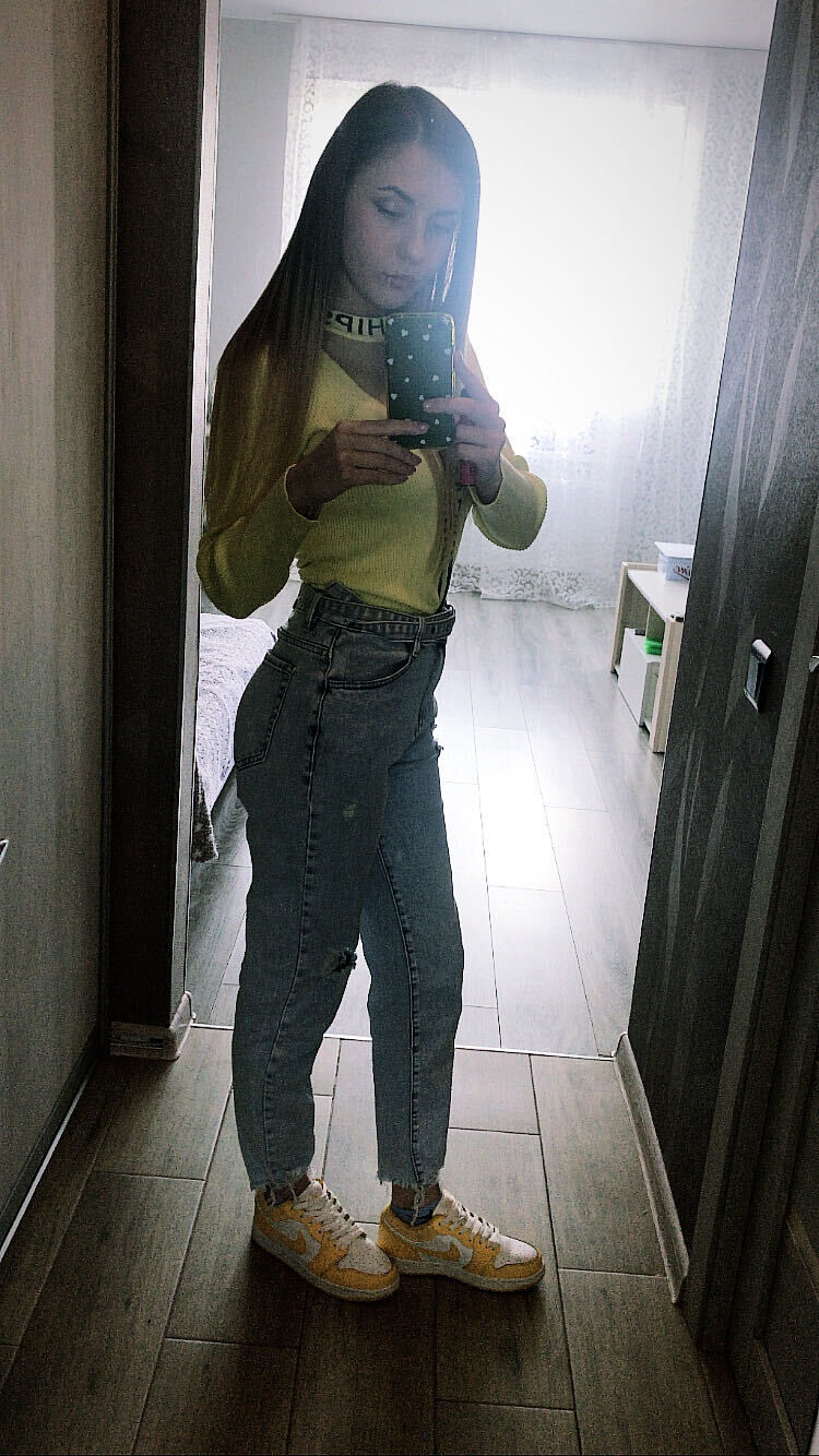  31310460  Valeria, 30 ,    