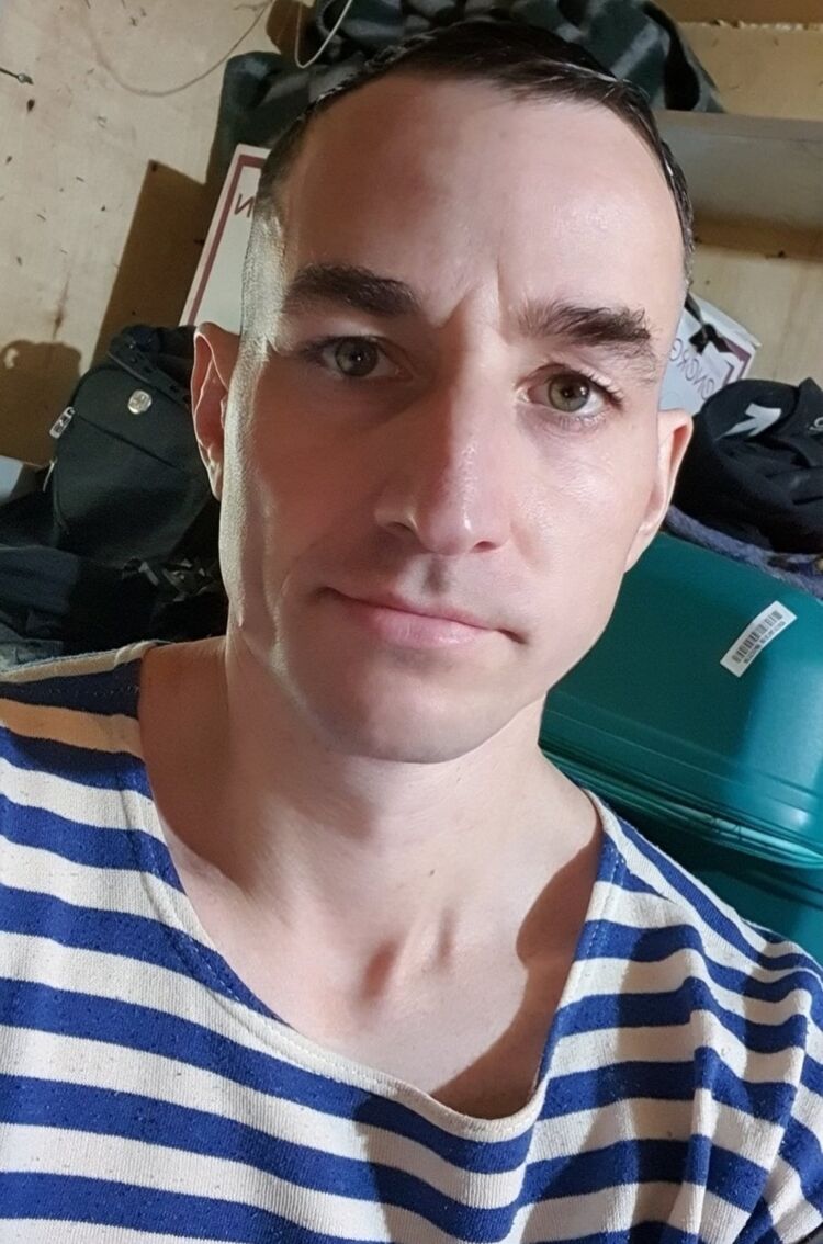  53014150  Vladimir, 39 ,     