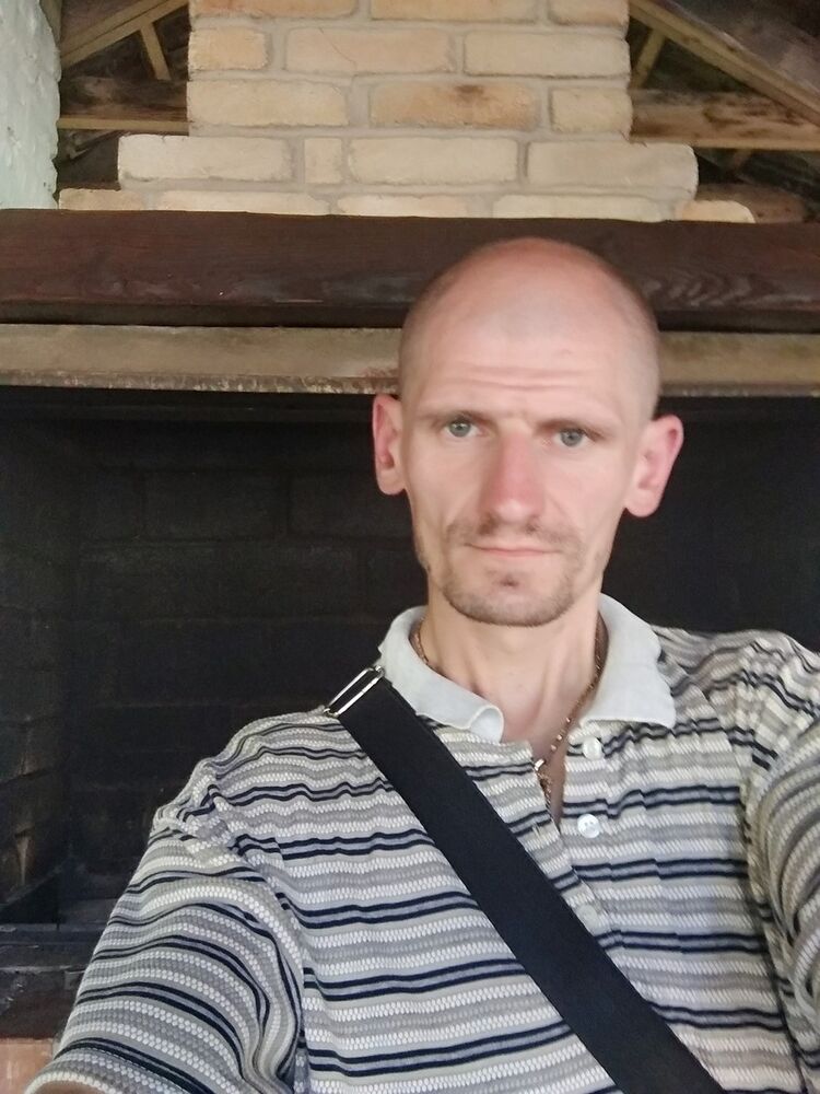  ,   Victor, 40 ,   