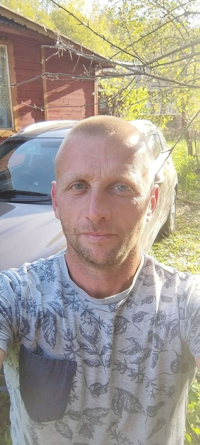 46222540  , 42 ,    