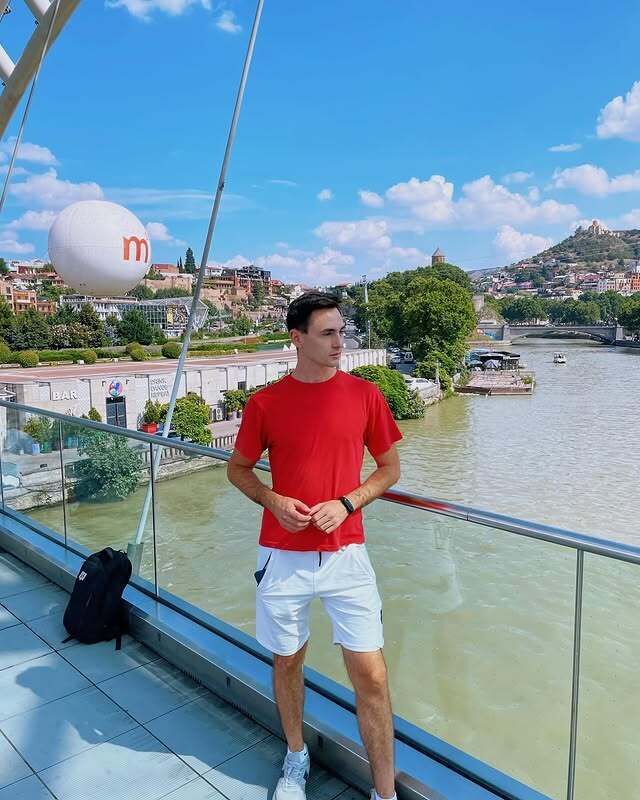  52614890  Roman, 30 ,    