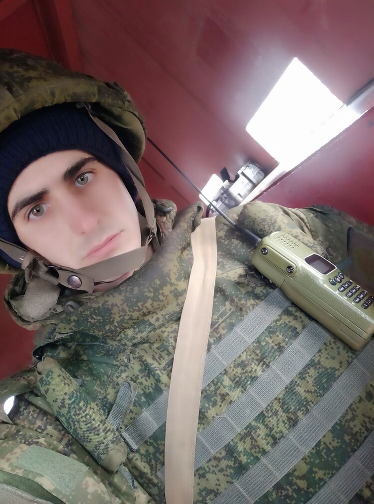  32227240  Ivan, 23 ,    --