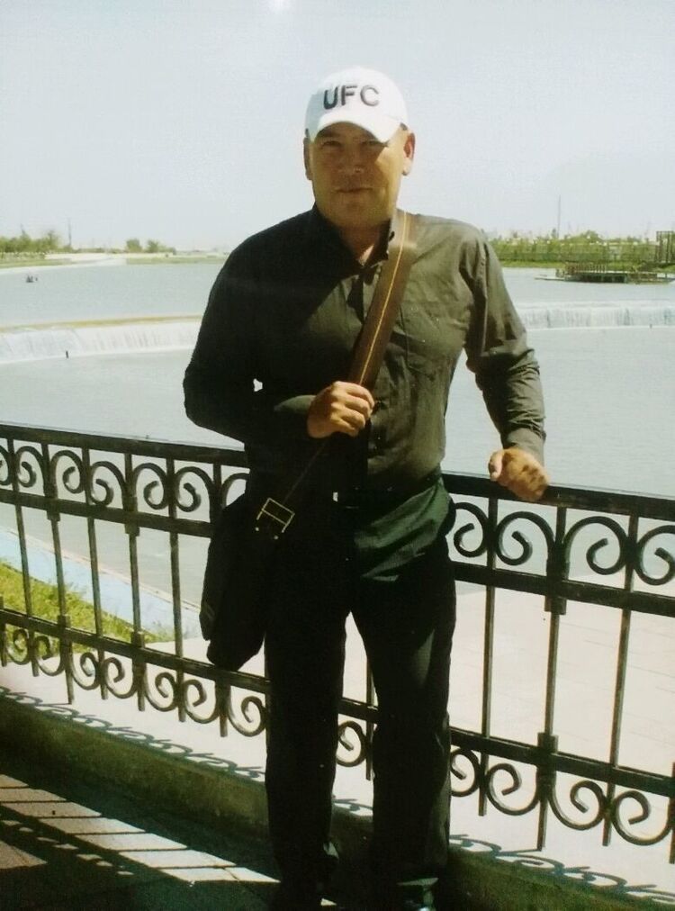  12724180  Sean, 53 ,    