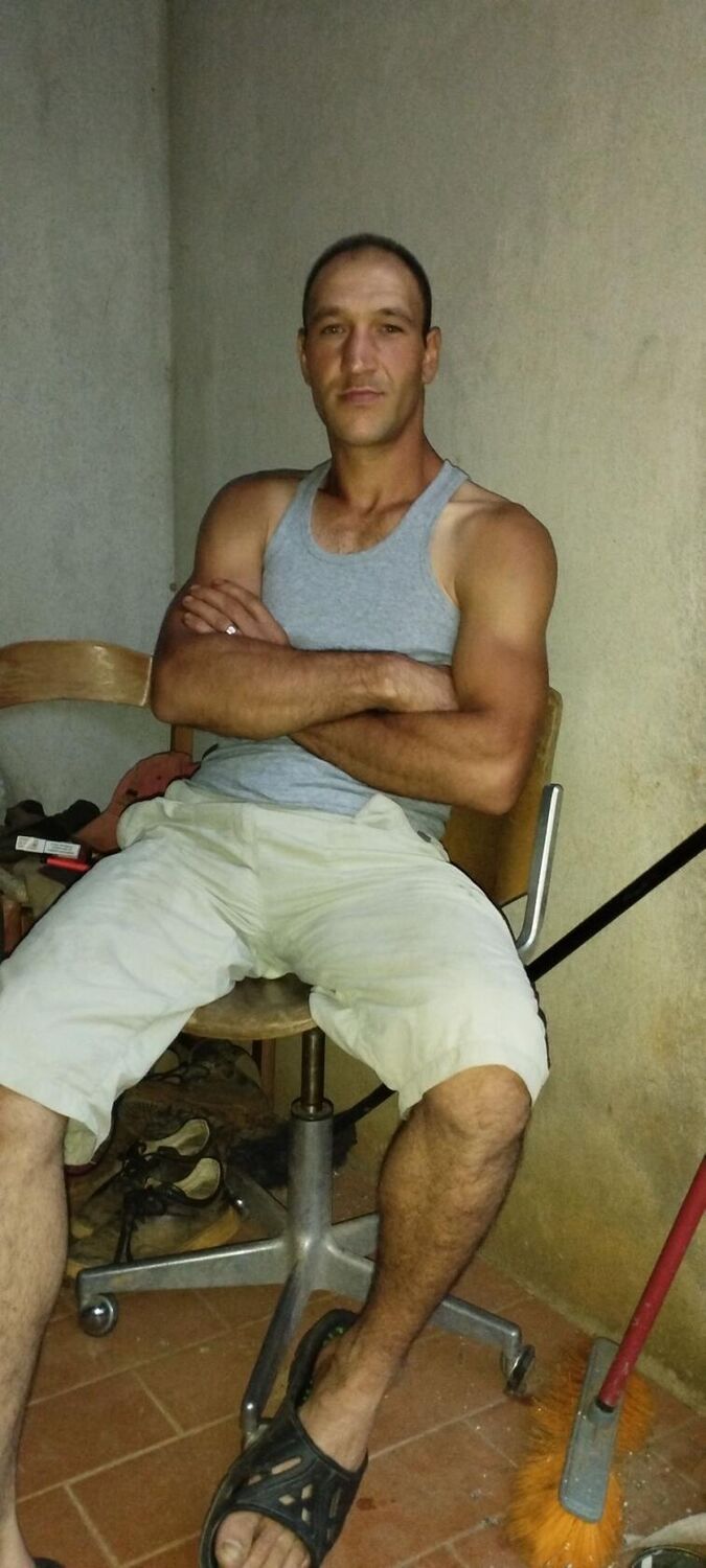  ,   Grigore, 32 ,   ,   