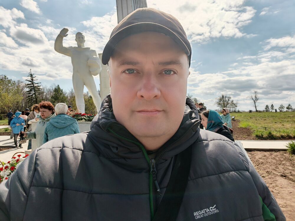  51545030  Vitaly, 44 ,    