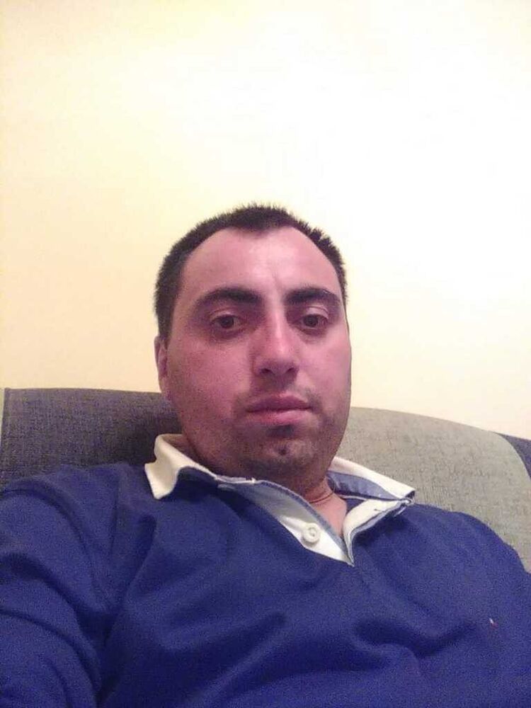  20289440  Armen, 36 ,    