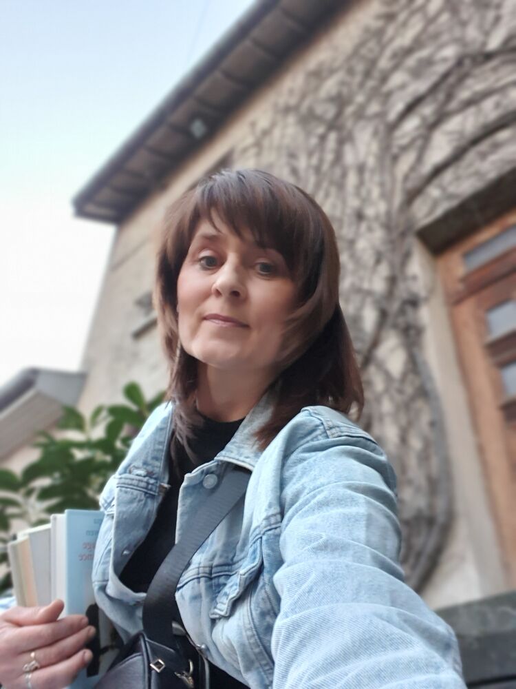  51088760  Liudmila, 50 ,    1er Arrondissement