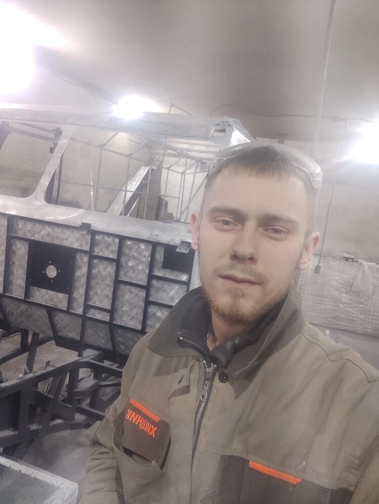  ,   Maxim, 25 ,   c 