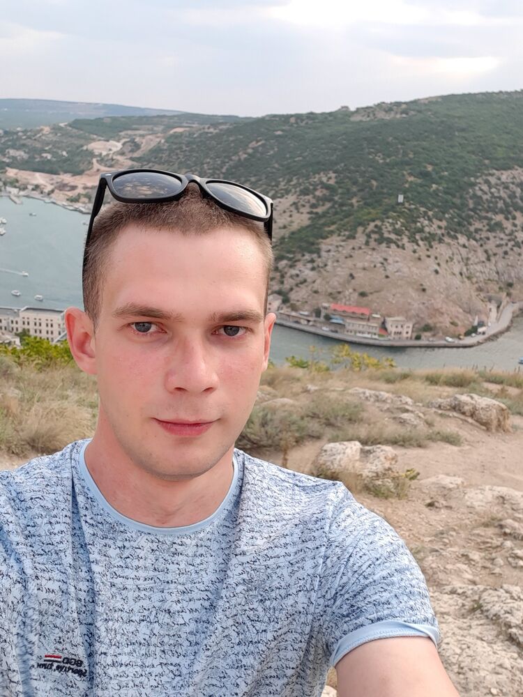  26271960  Aleksandr, 29 ,     
