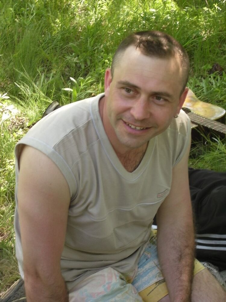 8975170  Georg, 48 ,    