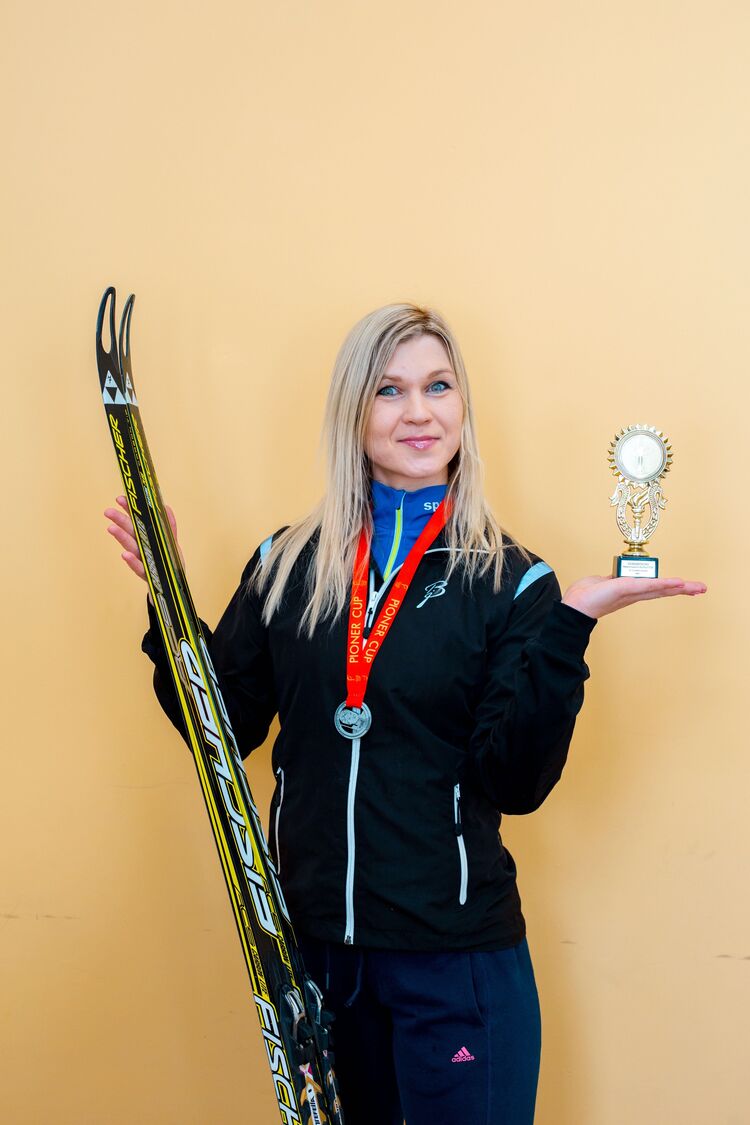  54428280  Vera, 42 ,    