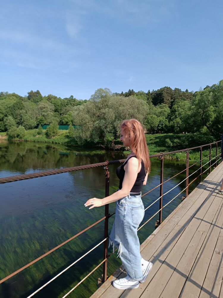  54296950  Diana, 44 ,    