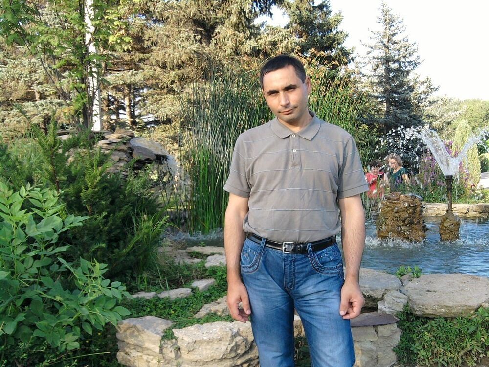  18539320  Sergiu, 46 ,    