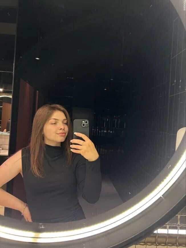  53310960  Alexandra, 23 ,    -