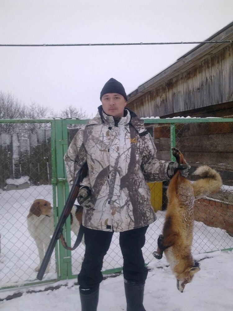  ,   Nik, 48 ,   