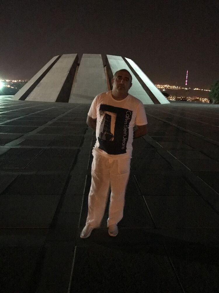  12782940  Erik, 49 ,    