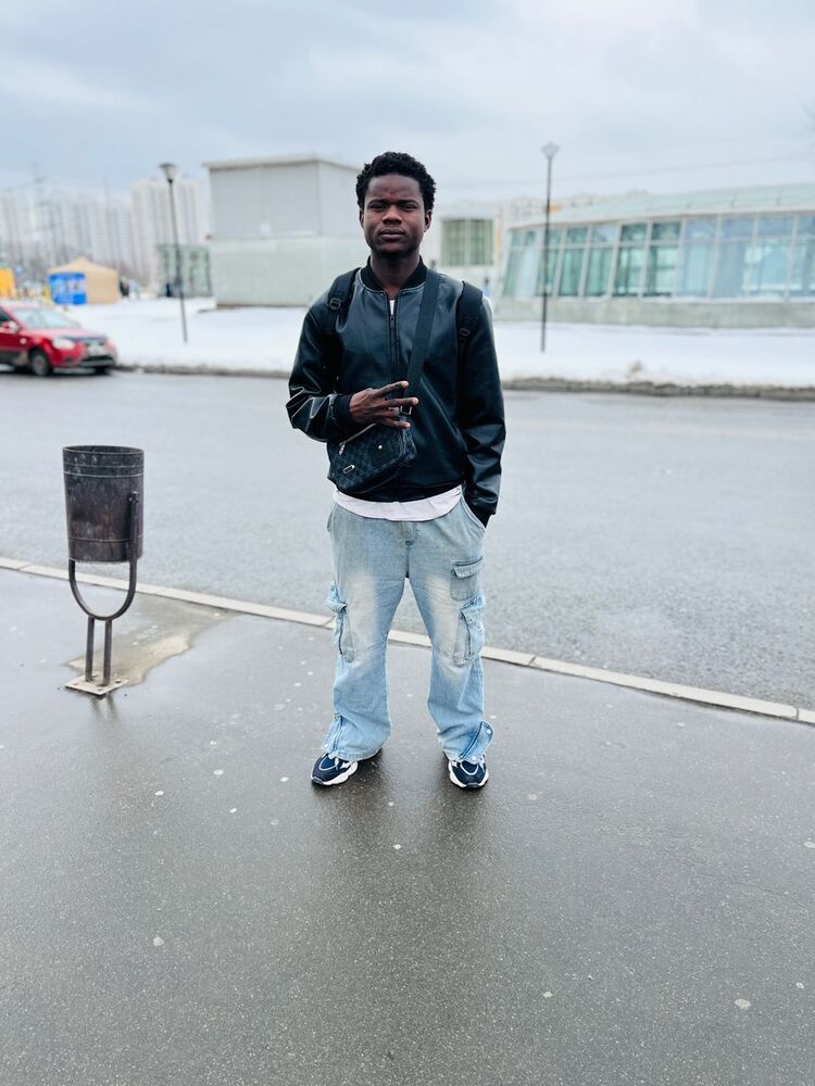  52172400  Diagouss, 28 ,    