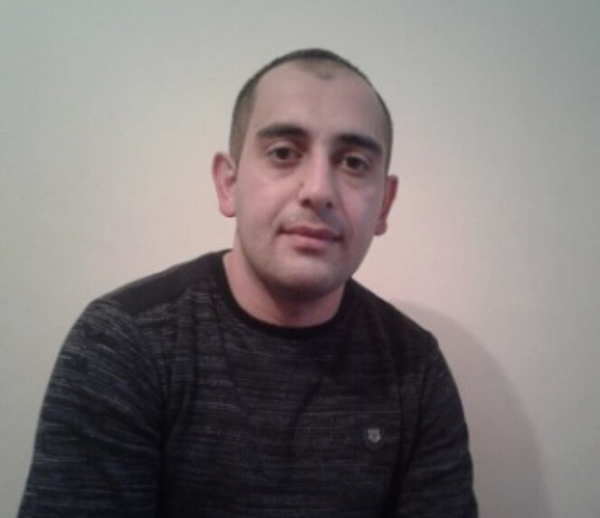 18523880  Alim, 40 ,    