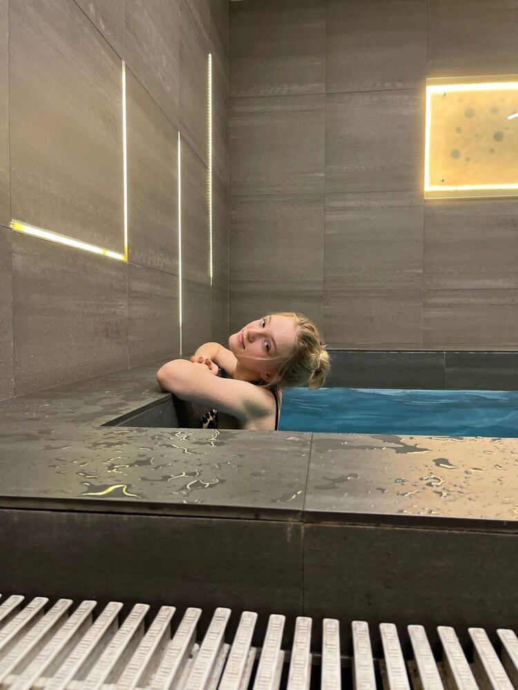  -,   , 24 ,   ,   