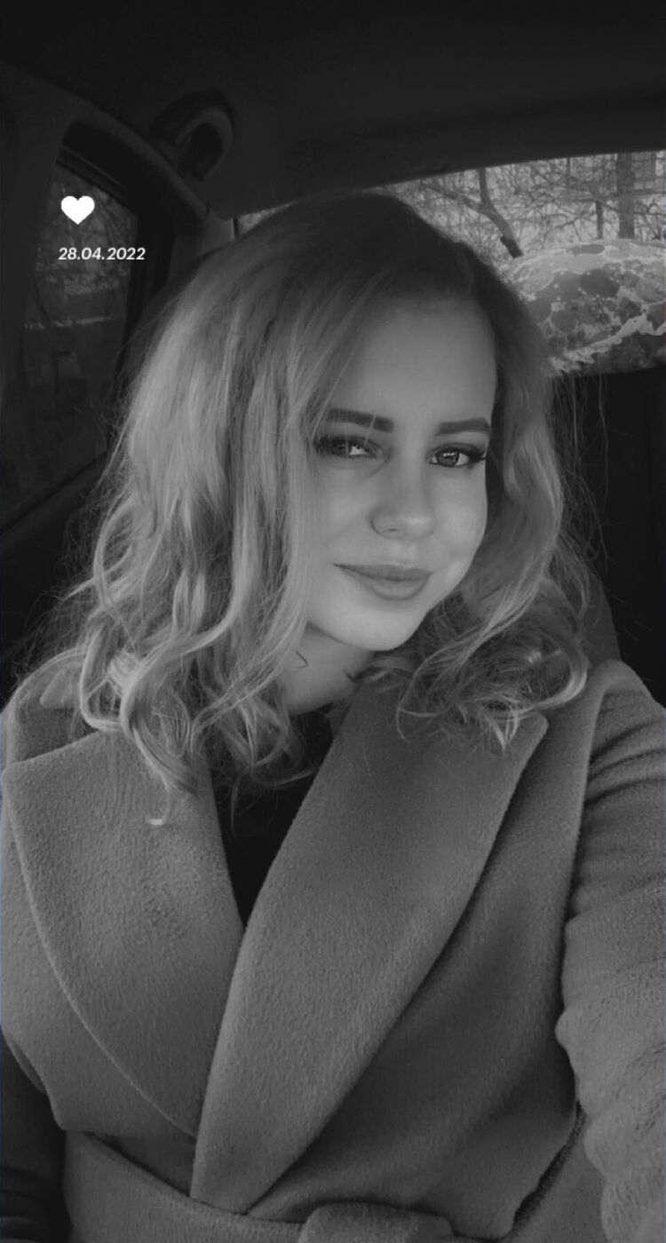  38045690  Anastasia, 23 ,    