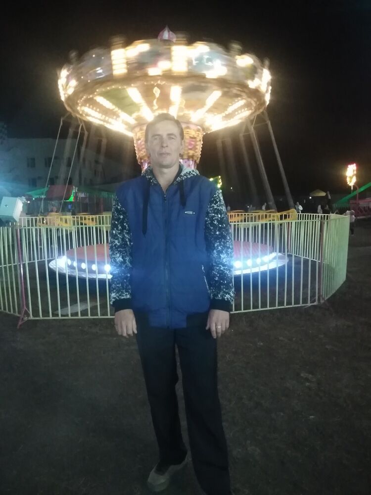  ,   Sergea, 42 ,   