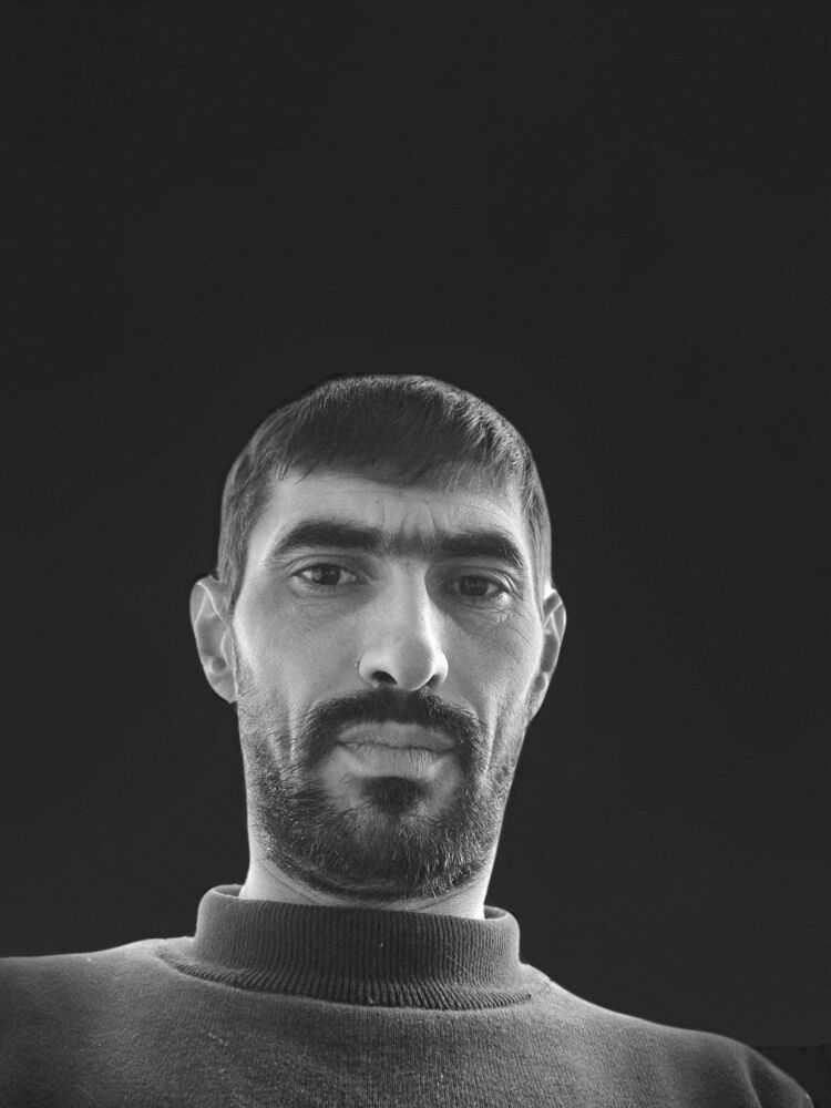  26677490  , 37 ,    