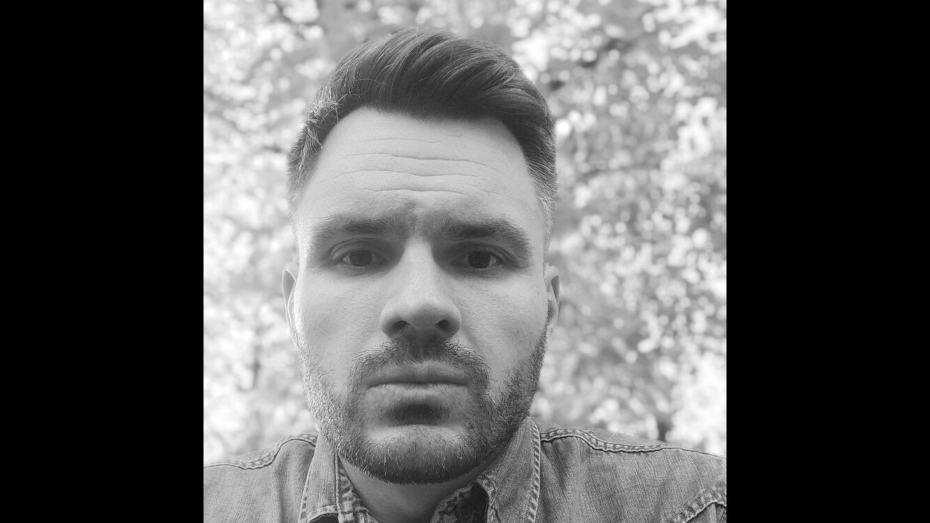  53842310  Ivan, 38 ,    