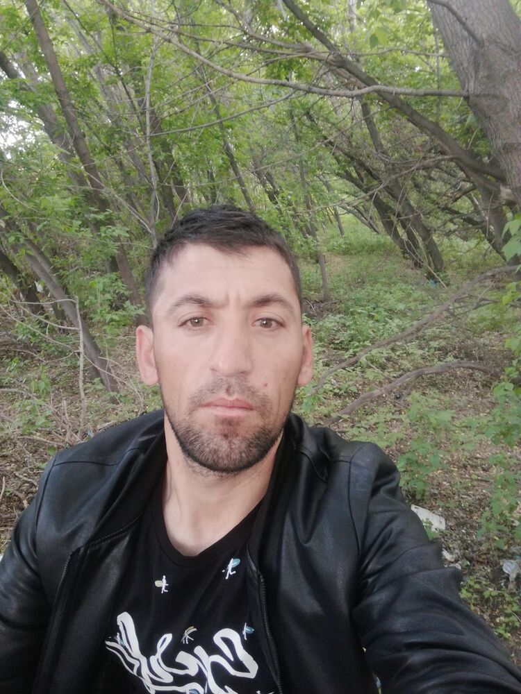  ,   Xasan, 37 ,   