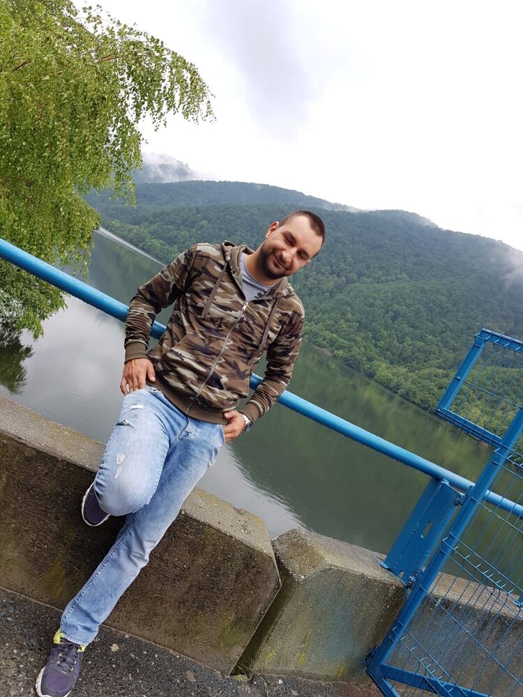  ,   Cristian, 33 ,   ,   , c , 