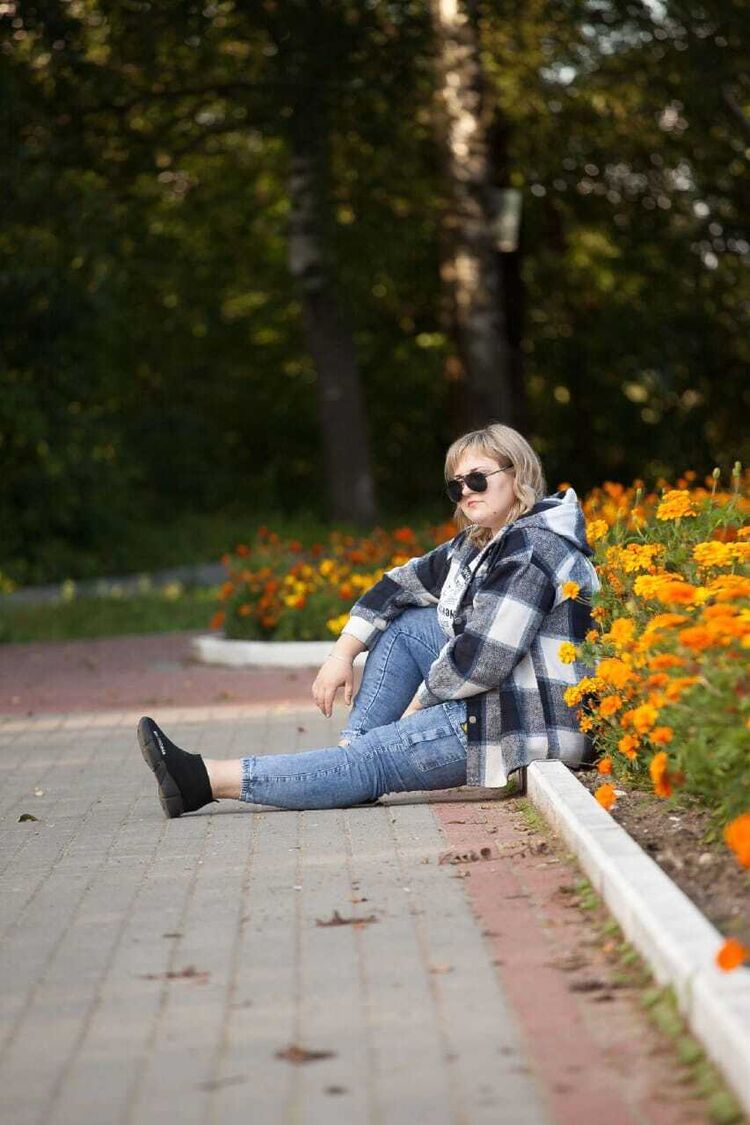  45347290  Katrin, 28 ,    