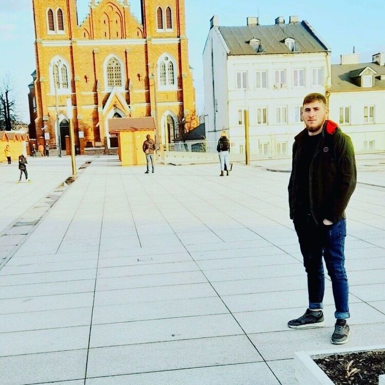  41752280  AXMEDOV, 25 ,    