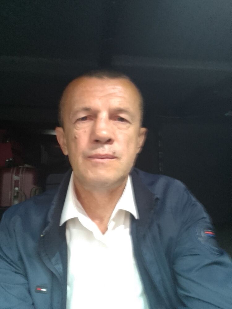 36592390  , 53 ,    