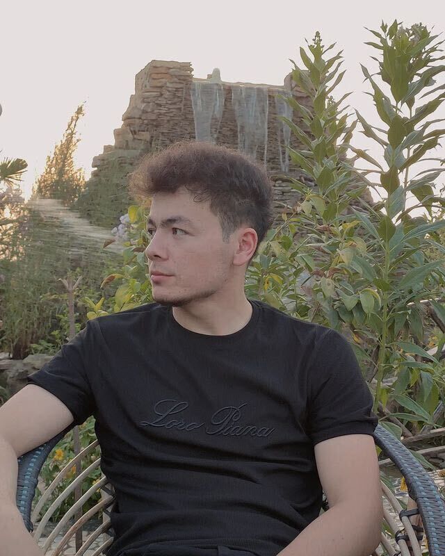  ,   Hakan, 24 ,   ,   
