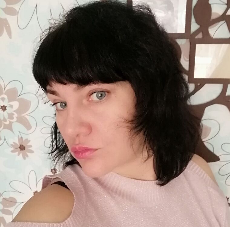  18557650  NATALI, 46 ,    