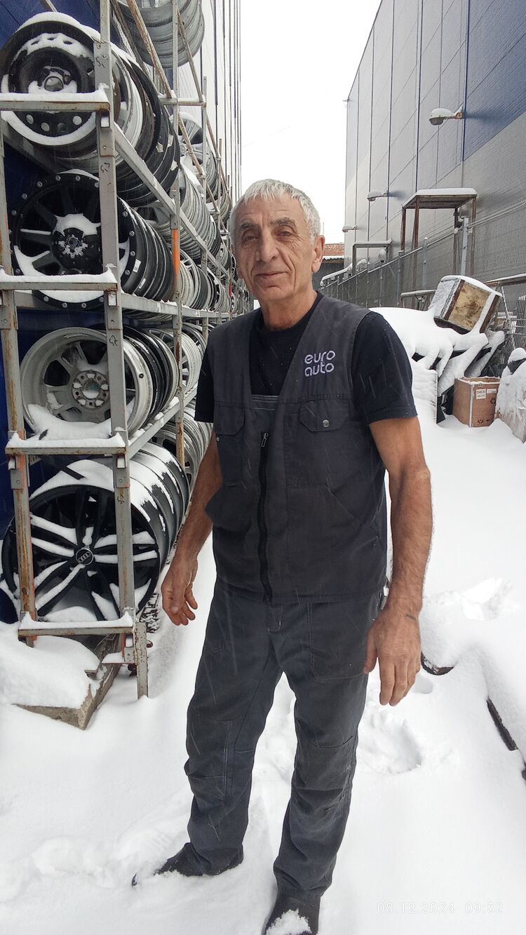  48215660  , 62 ,    
