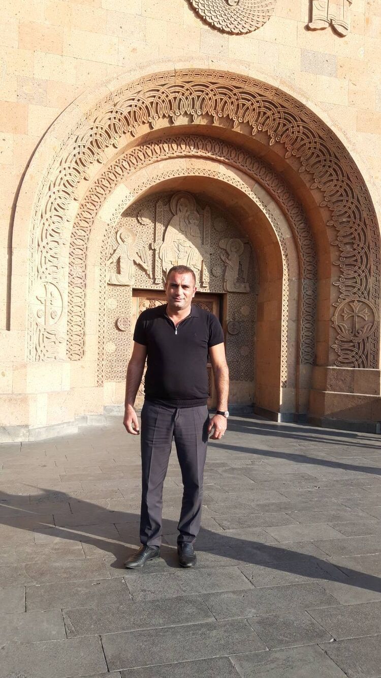  34794790  Mehrab, 40 ,    
