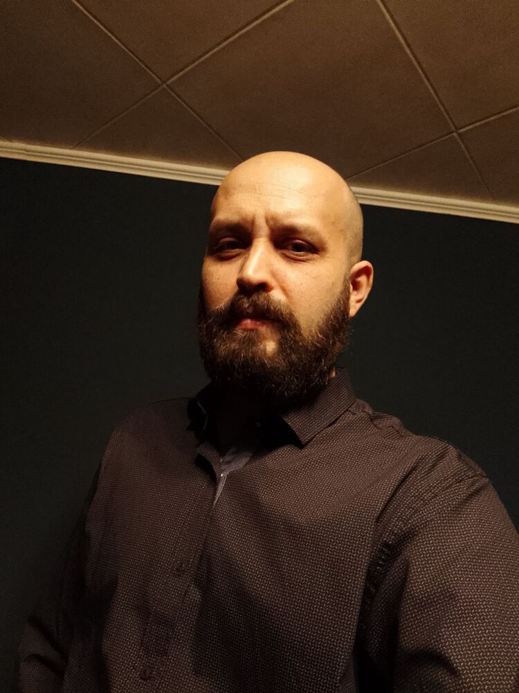  52478810  Link, 37 ,    