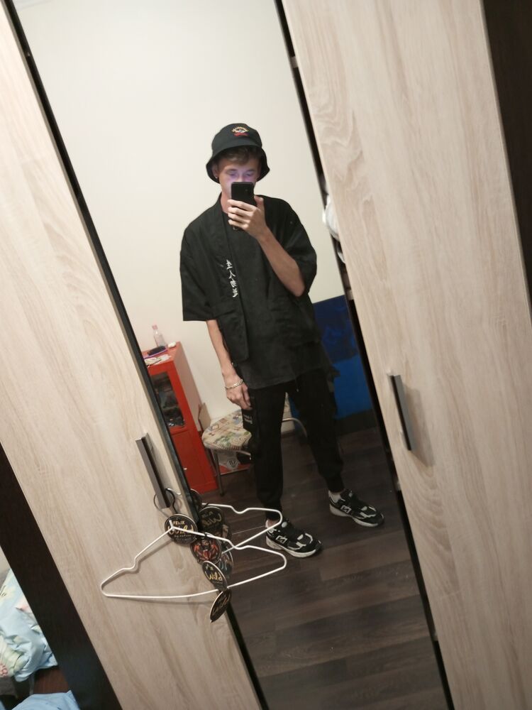  42464630  , 22 ,    