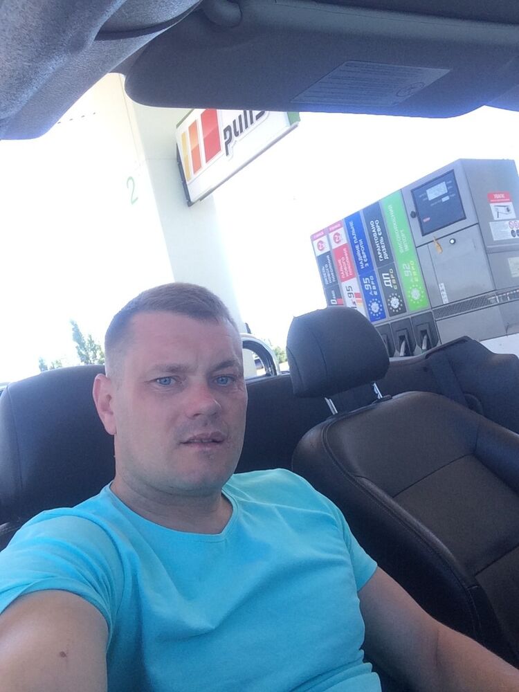  ,   Artem, 42 ,   ,   , c 
