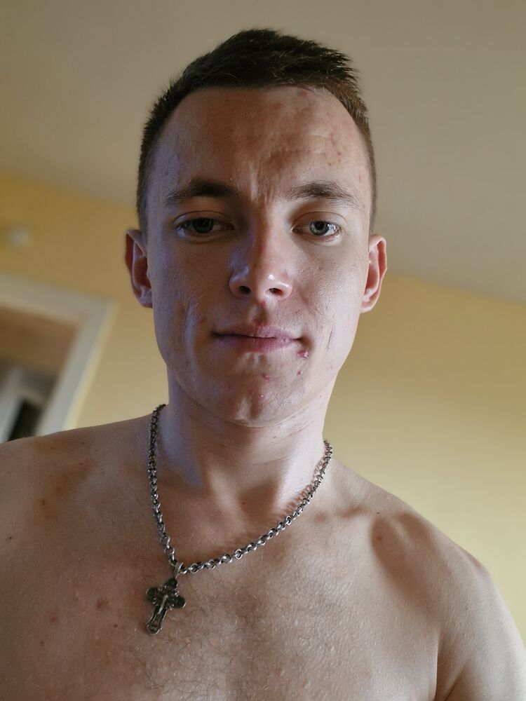  42284260  Ilya, 25 ,    