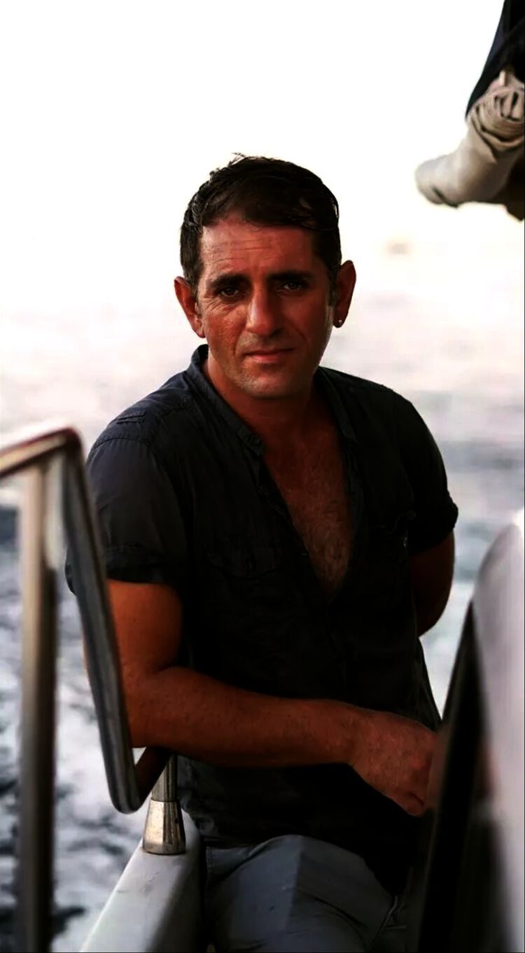  46447290  Deniz, 43 ,    