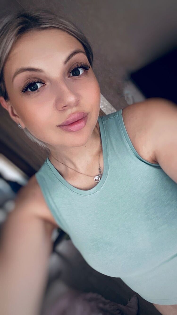  38423570  Ekaterina, 32 ,    