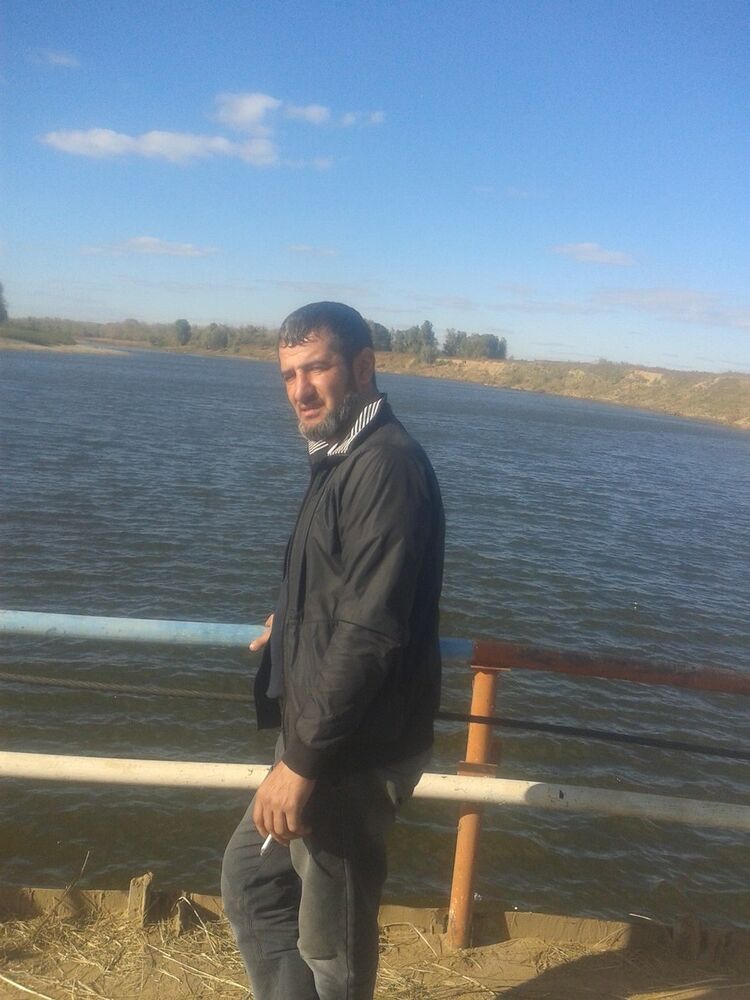  8297480  Alihan, 48 ,    