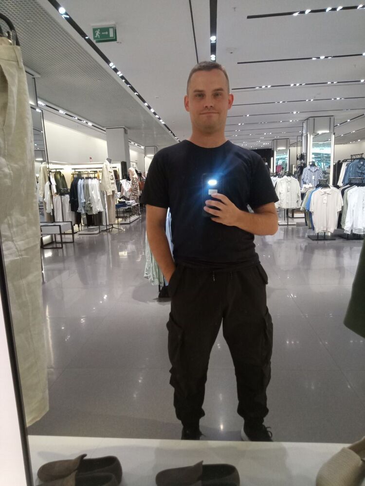  52075370  Alex, 32 ,    