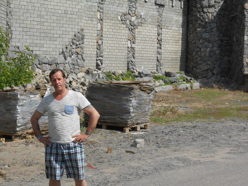  ,   Vicont, 65 ,   