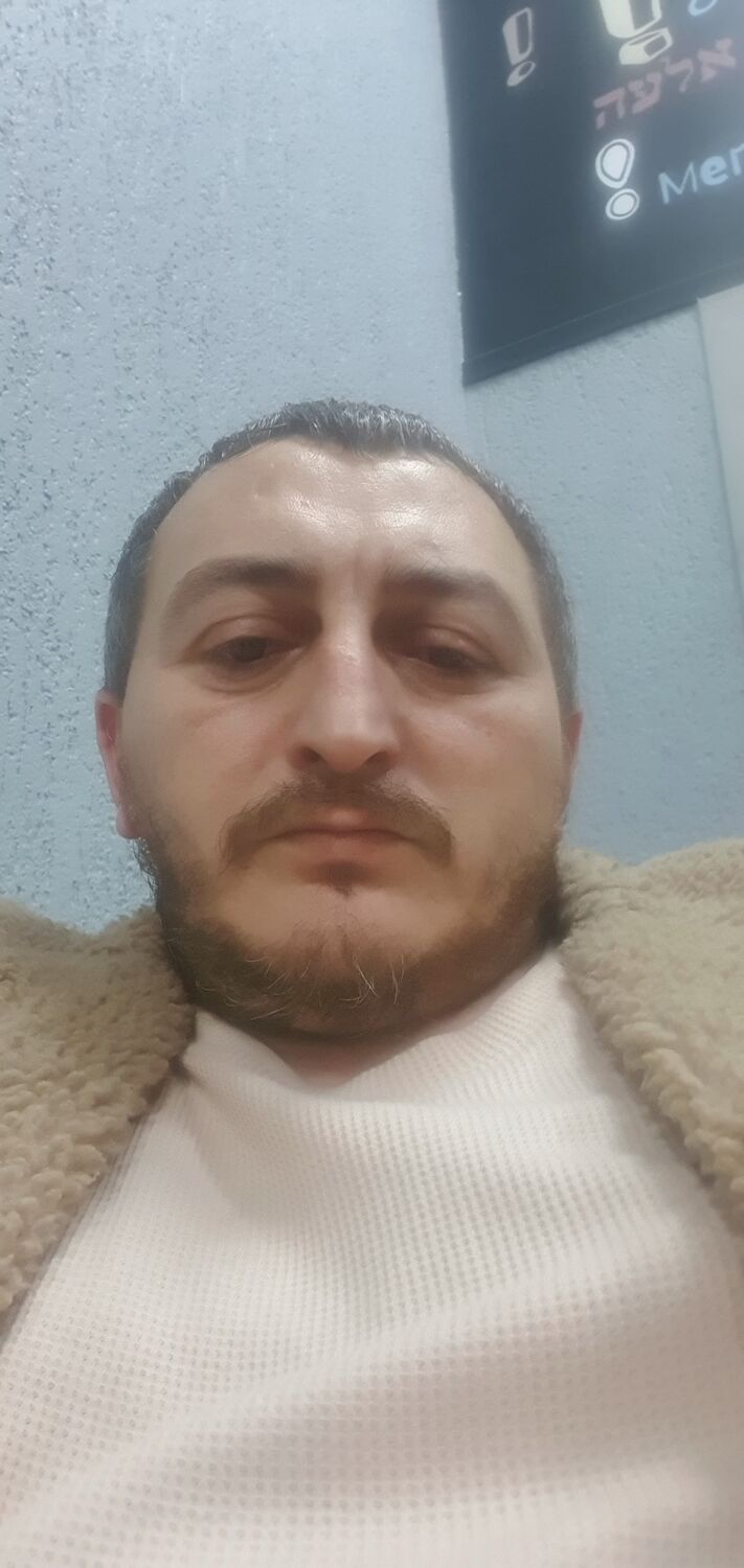  50234000  Vlad, 41 ,     