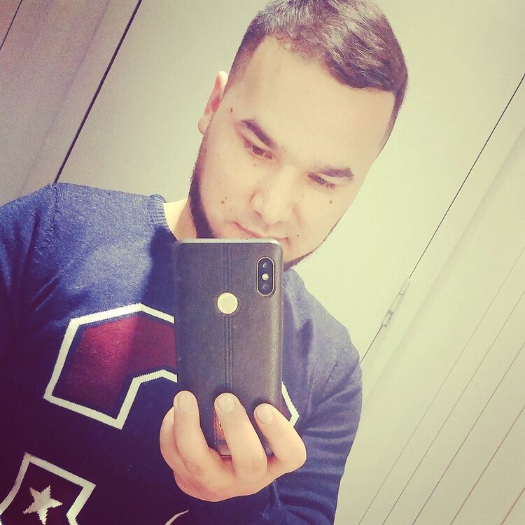  -,   Shoxrux, 32 ,   ,   , c 