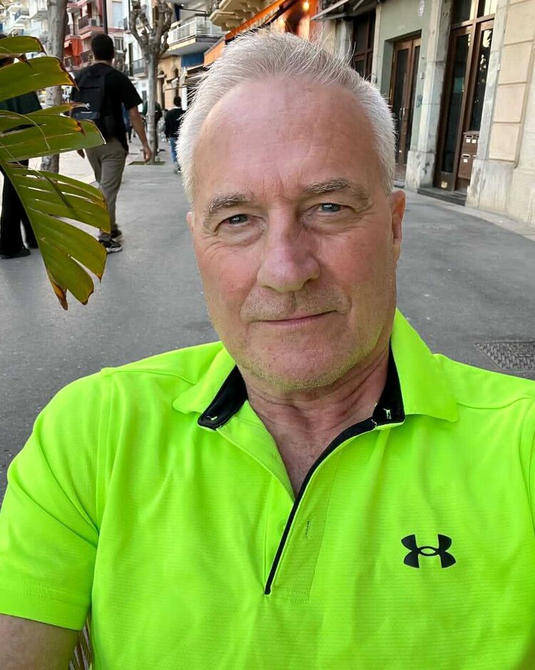  51923870  Patrick, 61 ,    